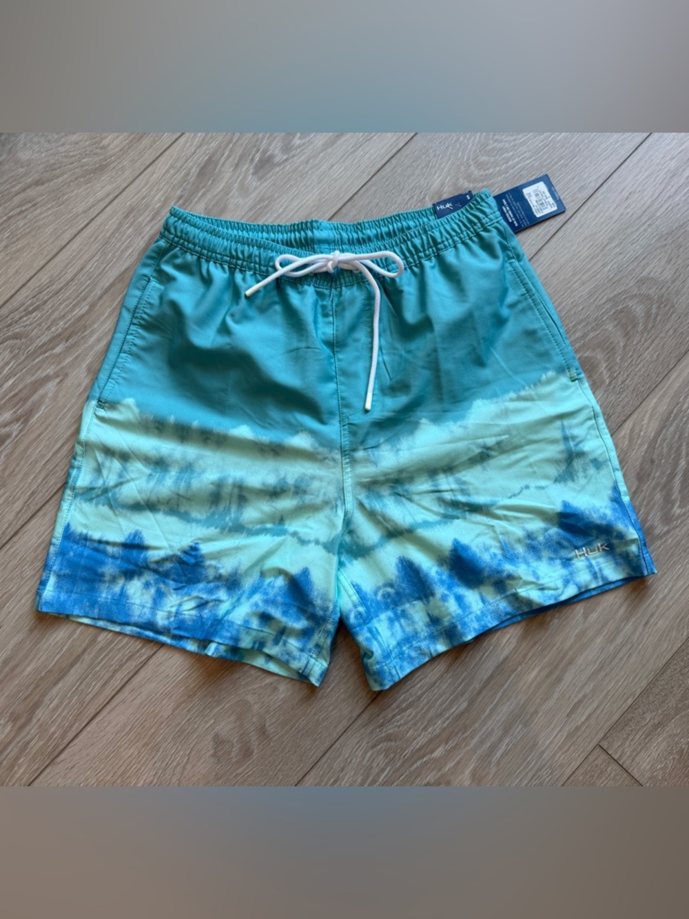 Huk Men’s Size S Pursuit Salt Dye Volley Swim Trunks Fishing Shorts Blue Aqua